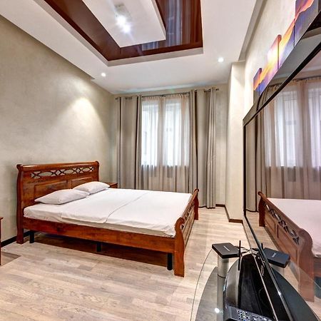 Apartments Near Kiev Botanical Garden Ym.Hryshka Екстер'єр фото
