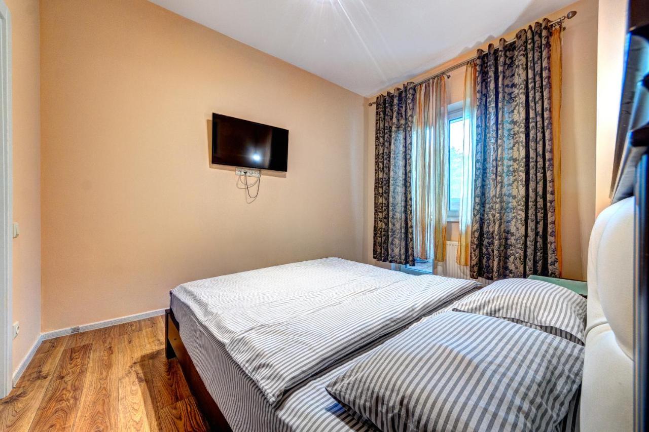 Apartments Near Kiev Botanical Garden Ym.Hryshka Екстер'єр фото